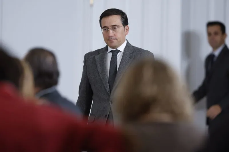 Albares afirma que todos los españoles que querían salir de Irán ya lo han hecho