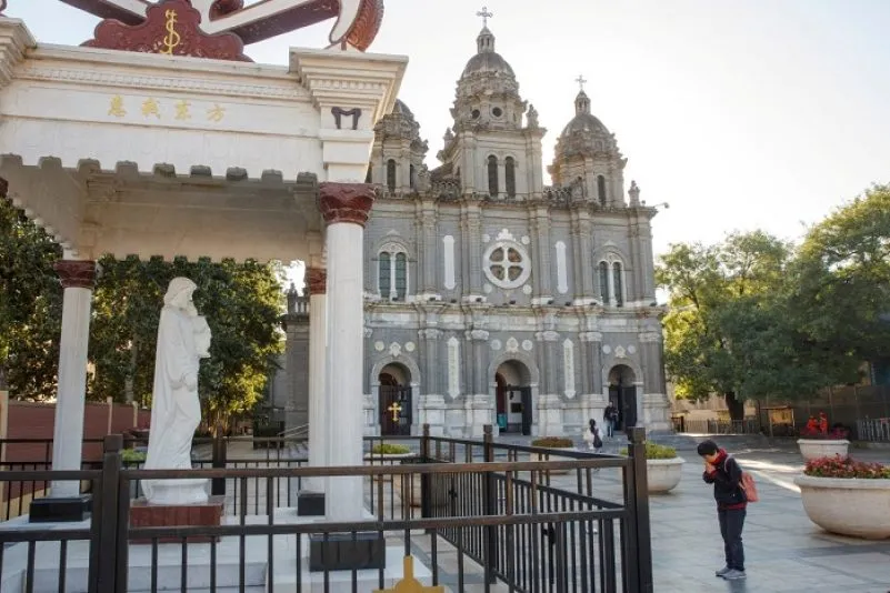 Pekín y la «guerra contra Dios»