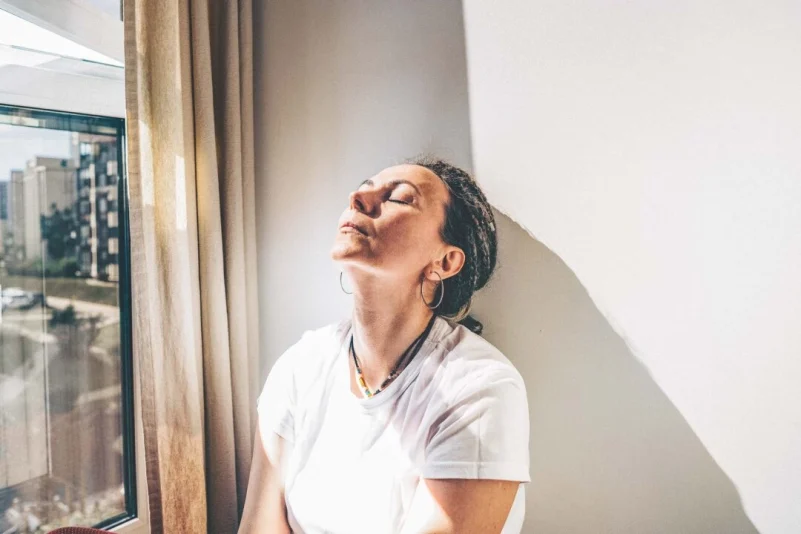 Cómo dejar de vivir para obtener la aprobación de los demás