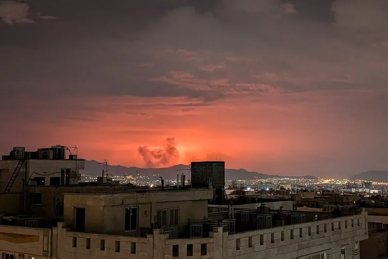 Irán niega haber cerrado el estrecho de Ormuz mientras el tráfico se desploma