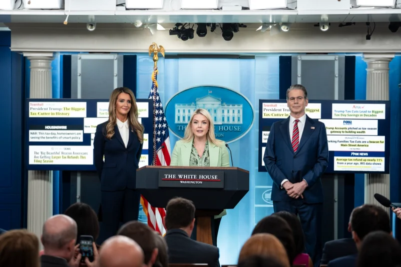 Estados Unidos se muestra optimista sobre un acuerdo con Irán y amenaza con sanciones a los compradores de petróleo iraní